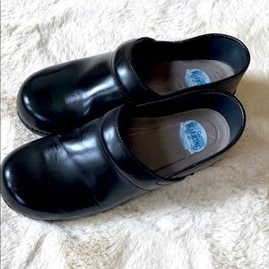 Dansko black shoes